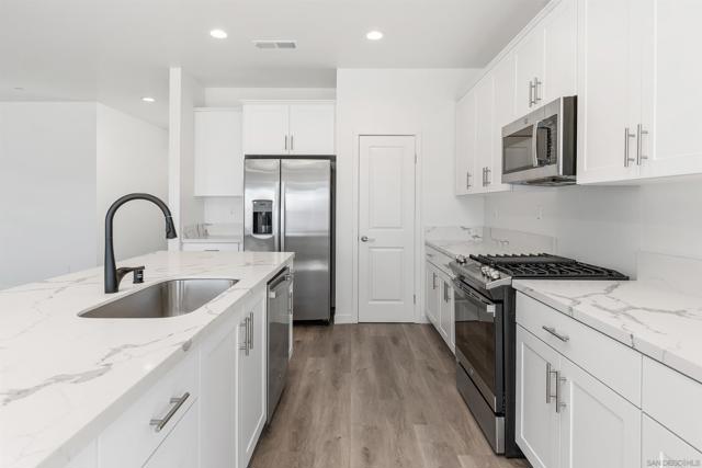 1609 Mauzy Way, El Cajon CA: https://media.crmls.org/mediaz/3f80c492-56a6-431d-9e3f-fba69228bc9c.jpg