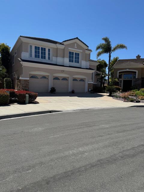 4883 Bayliss Court, San Diego CA: https://media.crmls.org/mediaz/3f8112b5-71b2-43d9-9441-63727385edb9.jpg