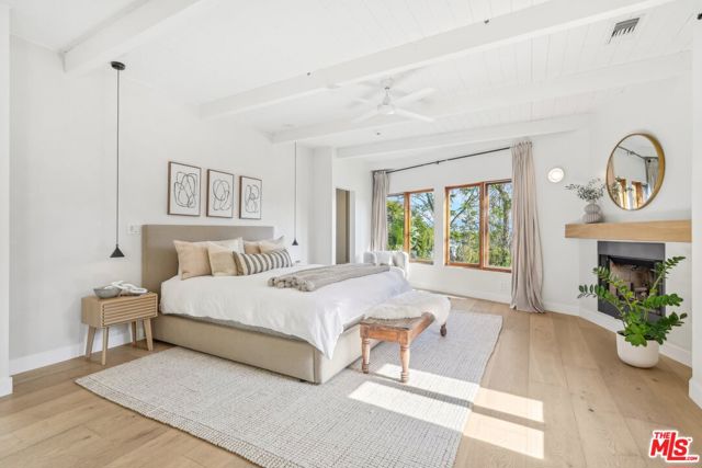 2145 Sunset Crest Drive, Los Angeles CA: https://media.crmls.org/mediaz/3f81be6a-3ac9-4bad-9259-32db339b592c.jpg