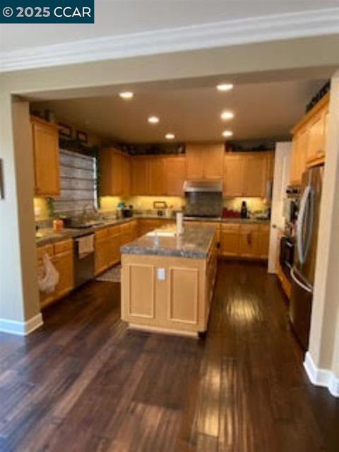 626 Karina Ct, San Ramon CA: https://media.crmls.org/mediaz/3f821ce6-ddcc-4813-9467-6e14b9232344.jpg