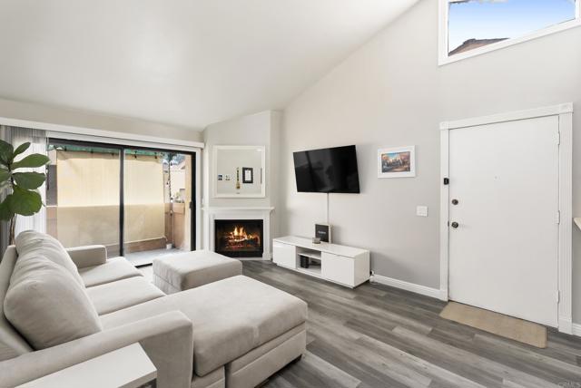 Detail Gallery Image 6 of 23 For 2920 Briarwood Rd #G11,  Bonita,  CA 91902 - 2 Beds | 1 Baths