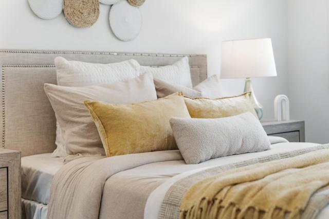 439 Yellowstone Drive, South San Francisco CA: https://media.crmls.org/mediaz/3f857b78-4214-43bd-8624-657f59542c8e.jpg