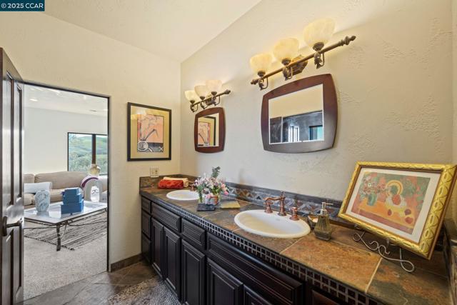 633 Kalthoff Cmn, Livermore CA: https://media.crmls.org/mediaz/3f85dbb8-13b1-4db0-a3ed-89473babb749.jpg