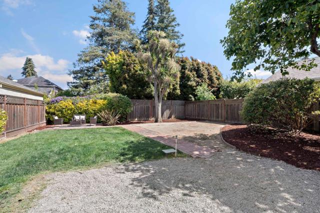 209 Bayswater Avenue, Burlingame CA: https://media.crmls.org/mediaz/3f860520-9458-4f74-967f-1ff9a6f1d7c7.jpg