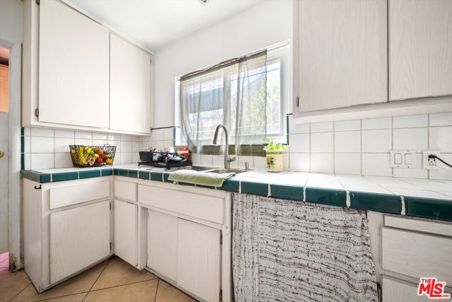 9253 Hayvenhurst Avenue, North Hills CA: https://media.crmls.org/mediaz/3f860c4a-930c-4524-8117-f4c35d191724.jpg