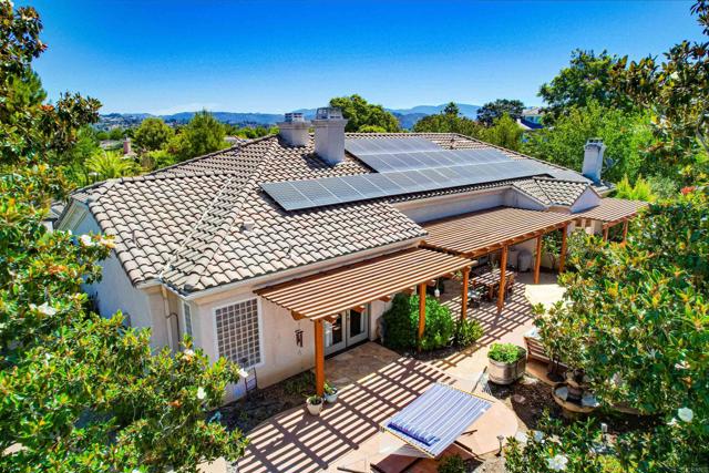 1495 Meredith Road, Fallbrook CA: https://media.crmls.org/mediaz/3f861751-b166-4d0d-a366-7e8498f010bd.jpg