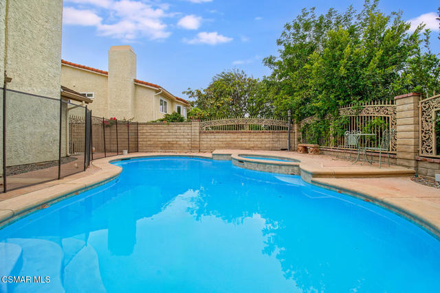 2111 Peak Place, Thousand Oaks CA: https://media.crmls.org/mediaz/3f8686f0-7189-4601-b6f0-fd24e4ba159e.jpg