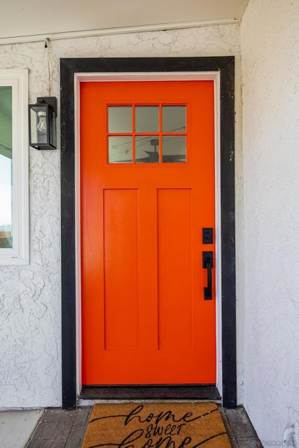 1210 Maria Ave, Spring Valley CA: https://media.crmls.org/mediaz/3f8704f4-bb49-445d-a3c6-da907d9174c9.jpg
