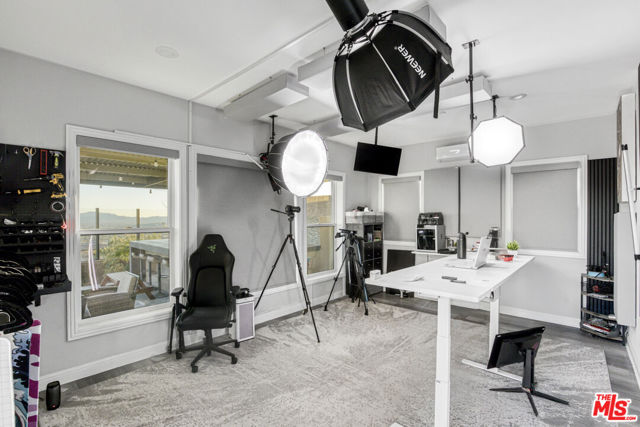 20254 Liverpool Way, Porter Ranch CA: https://media.crmls.org/mediaz/3f870de9-56b0-46b4-9006-1d1850eb9cee.jpg