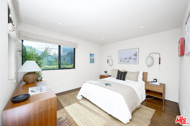 2329 Clement Avenue, Venice CA: https://media.crmls.org/mediaz/3f8714ca-0f39-4e5a-97c9-fcaab9679f9e.jpg