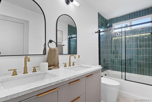 2118 Toca Ln, Ramona CA: https://media.crmls.org/mediaz/3f87303f-96ae-4595-84ba-b586ec9d39f8.jpg