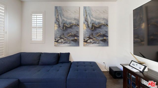 18215 Astro Court, Santa Clarita CA: https://media.crmls.org/mediaz/3f8769c3-801c-405a-912c-a42e74b5bd03.jpg