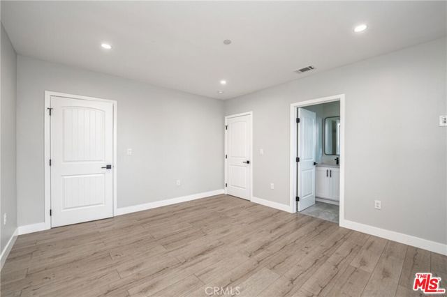 433 W Gage Avenue, Los Angeles CA: https://media.crmls.org/mediaz/3f890ead-fd70-4528-83f6-3c819a1cd24f.jpg