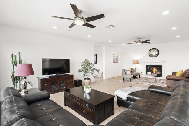 1409 Apex Place, Escondido CA: https://media.crmls.org/mediaz/3f895e96-f054-4c0c-acfd-ce89785671d0.jpg