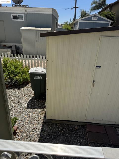 137 Zartop, Oakley CA: https://media.crmls.org/mediaz/3f89dfd2-6740-4414-a7c0-f295e3603541.jpg