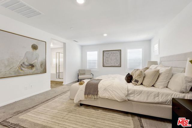 17028 Zion, Santa Clarita CA: https://media.crmls.org/mediaz/3f8afbaa-5a09-4a14-a4e0-918c0f4c4e75.jpg