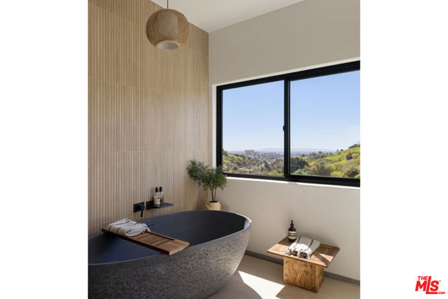 3750 Roberta Street, Los Angeles CA: https://media.crmls.org/mediaz/3f8b17d3-5380-421c-beda-9a39c8f32e4d.jpg
