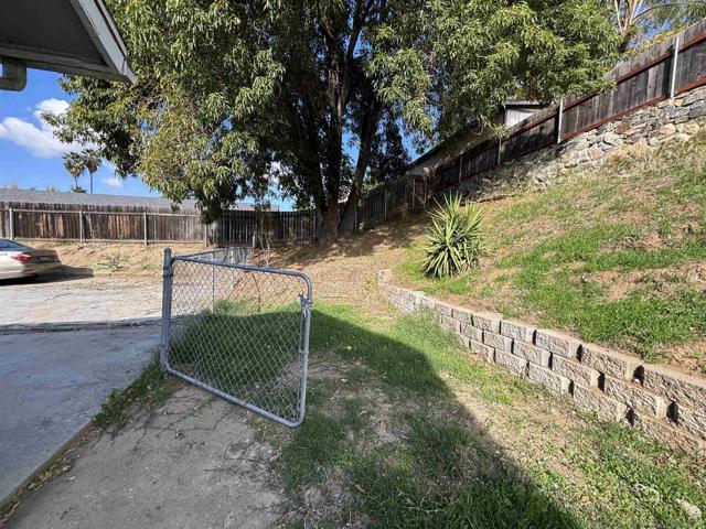 8209 8211 Jema Way, Lakeside CA: https://media.crmls.org/mediaz/3f8c1982-978b-4bd6-a3b0-28916b896f9f.jpg