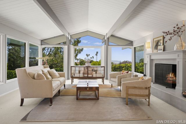 5931 Citadel CIR, La Jolla CA: https://media.crmls.org/mediaz/3f8dc69c-6d28-4db2-beb6-6ecba957acf1.jpg