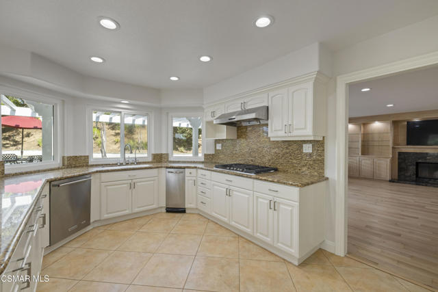 Image 19 of 70 For 5475 Bromely Drive