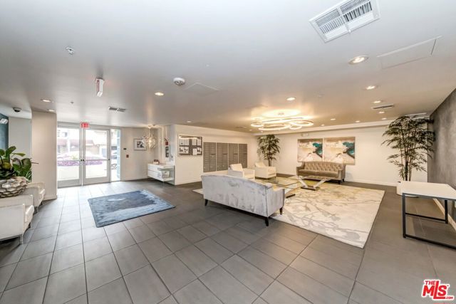 436 S Virgil Avenue, Los Angeles CA: https://media.crmls.org/mediaz/3f8e112e-dd50-4091-9124-2df19092ecb2.jpg