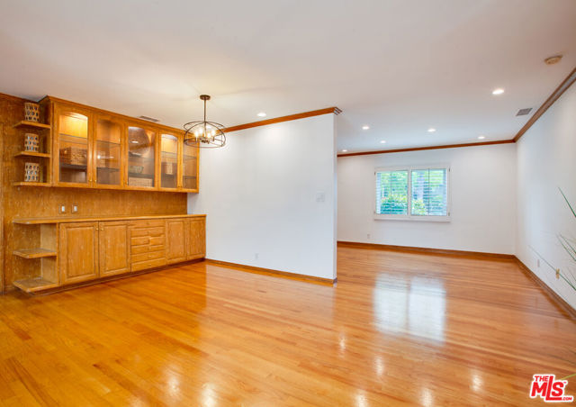7701 Toland Avenue, Los Angeles CA: https://media.crmls.org/mediaz/3f8e5d1d-e206-44fd-8bad-8ca436bdd518.jpg