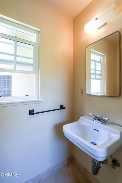 509 N Alta Vista Avenue, Monrovia CA: https://media.crmls.org/mediaz/3f8e9483-f5ec-482f-a2e1-00e2d8c19dca.jpg