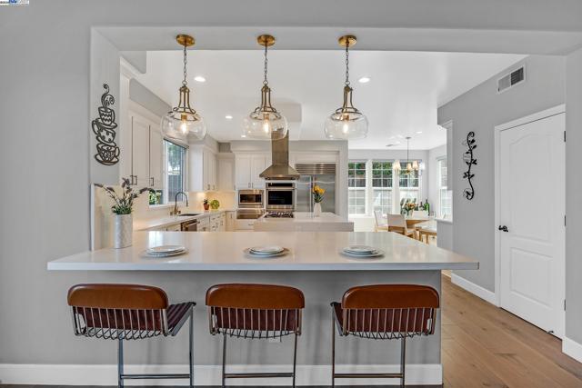 5719 Dimas Ct, Pleasanton CA: https://media.crmls.org/mediaz/3f8fbce6-e362-4e3f-b601-90cffb90a71e.jpg
