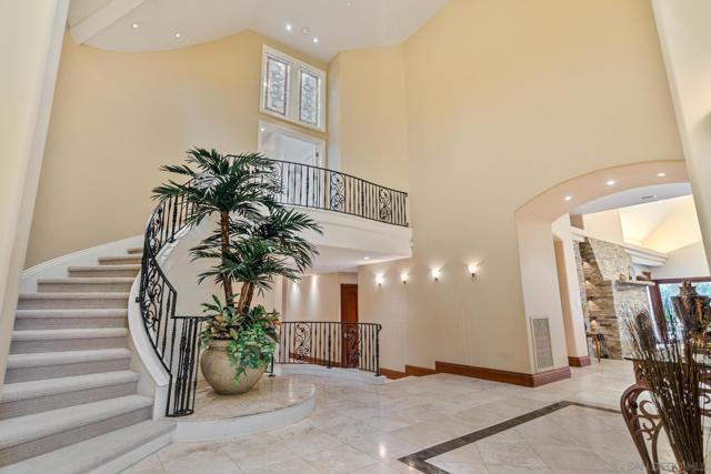 14380 Ciera Court, Poway CA: https://media.crmls.org/mediaz/3f907f59-f7f8-41d3-9dac-972d3092cdb0.jpg