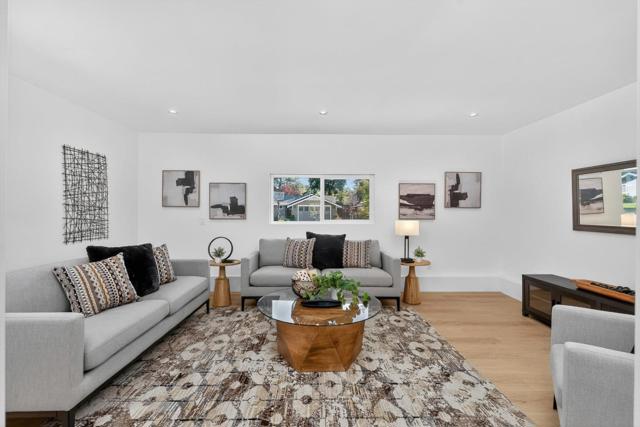 209 Nob Hill Way, Los Gatos CA: https://media.crmls.org/mediaz/3f910936-bb0c-4b84-859d-a7a2834fc6a1.jpg