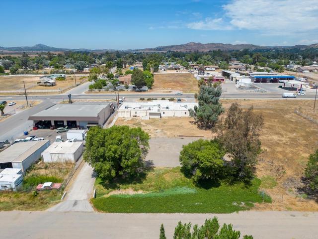 2548 Main Street, Ramona CA: https://media.crmls.org/mediaz/3f910ec7-8384-4c1a-9754-2b55628cbe63.jpg