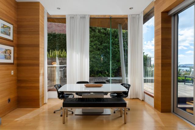 2730 Brant St, San Diego CA: https://media.crmls.org/mediaz/3f913024-c9a2-40e3-98a3-88bc8a380456.jpg