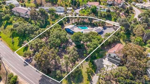 1131 Vale Terrace Dr, Vista CA: https://media.crmls.org/mediaz/3f91370c-567a-4716-8adb-d31026d0ad8e.jpg