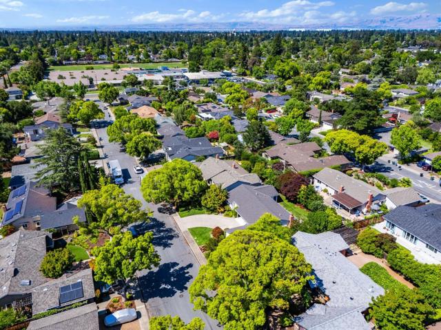 1861 Limetree Lane, Mountain View CA: https://media.crmls.org/mediaz/3f916e8c-d658-4701-b300-e6c8ec76d1ad.jpg