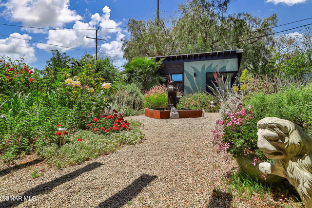 2433 Calle Narciso, Thousand Oaks CA: https://media.crmls.org/mediaz/3f91ce4f-f79f-4581-b3c2-d1b055ae6202.jpg