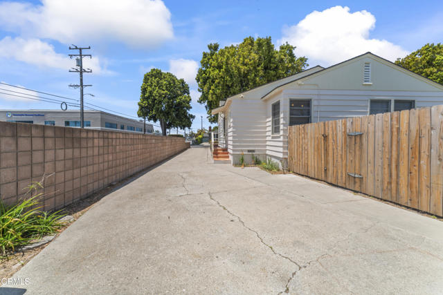 Detail Gallery Image 21 of 39 For 130 132 Virginia Dr, Ventura,  CA 93003 - 3 Beds | 2 Baths