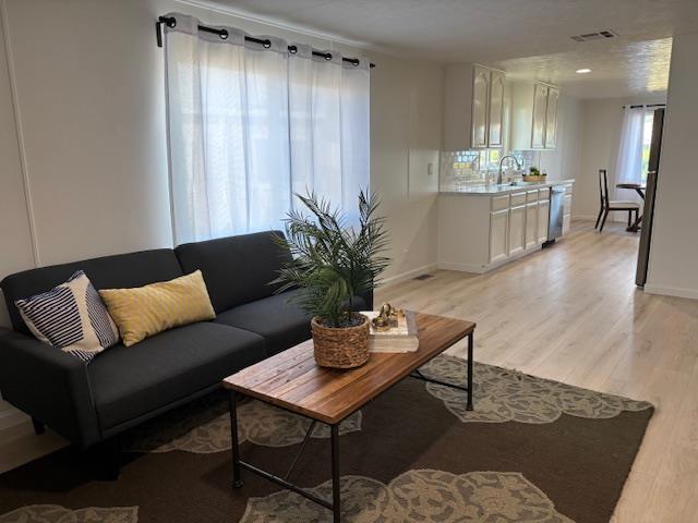 269 Oahu, Union City CA: https://media.crmls.org/mediaz/3f924402-9410-4e62-ae70-94349445e2c0.jpg