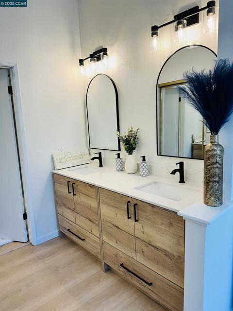 613 Devonwood, Hercules CA: https://media.crmls.org/mediaz/3f92c6d8-556c-4504-836c-381f555a8676.jpg