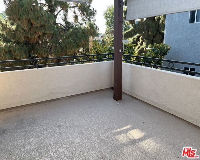 4732 Radford Avenue, Valley Village CA: https://media.crmls.org/mediaz/3f92f1e0-a8c3-4ca9-b3c0-30dd85933dd5.jpg