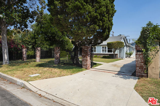 14755 Huston Street photo 2