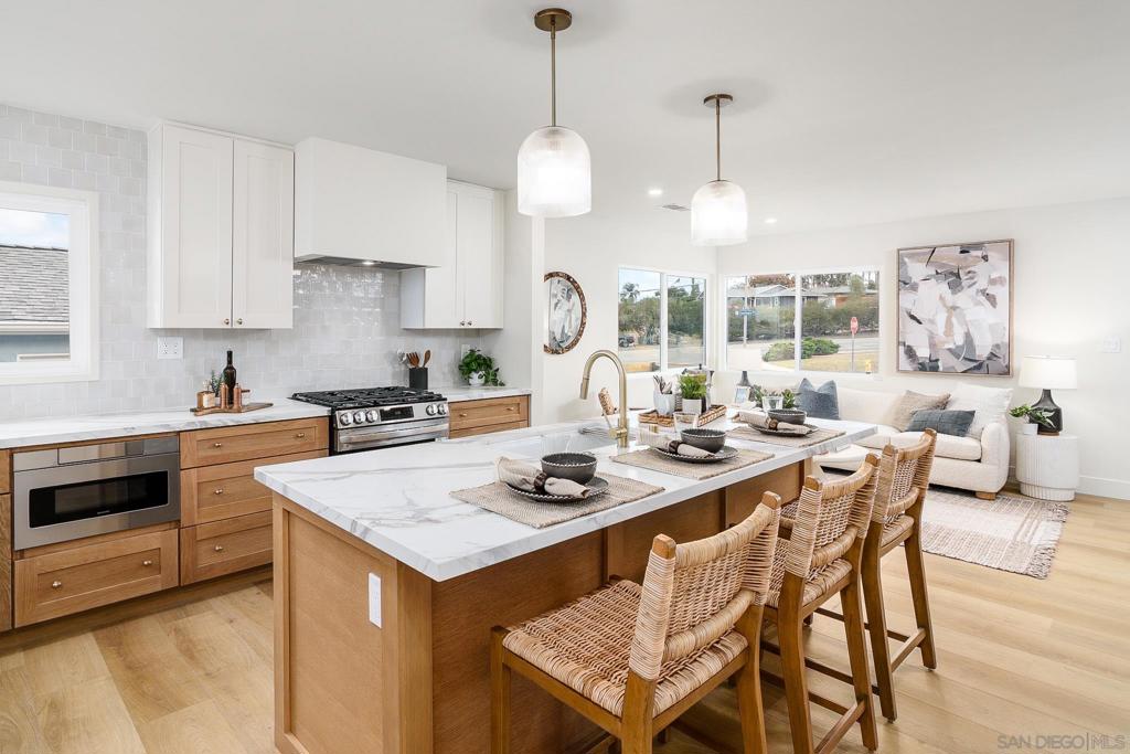 3722 Dixon Pl