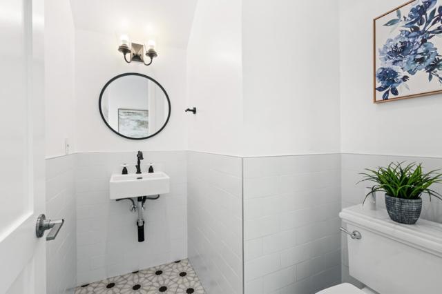 2002 Sunnyview Lane, Mountain View CA: https://media.crmls.org/mediaz/3f943229-3af8-4e9d-859c-165ee74e6da0.jpg