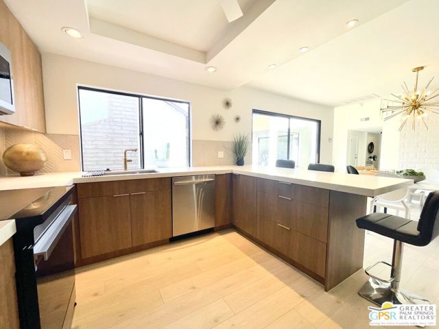 2234 S Linden Way, Palm Springs CA: https://media.crmls.org/mediaz/3f944351-39bb-45fa-890a-eeffc96a00e0.jpg