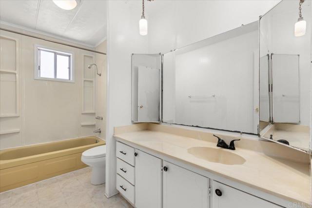 1286 Discovery Street, San Marcos CA: https://media.crmls.org/mediaz/3f945191-e14c-432f-881b-45c236898af9.jpg