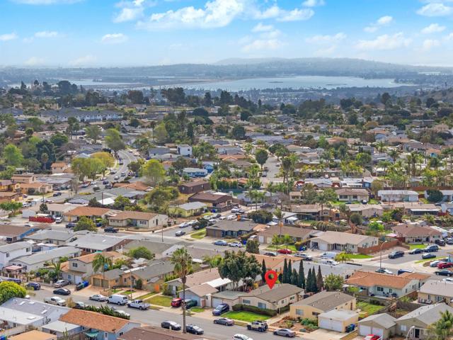 3317 19 Jemez Dr, San Diego CA: https://media.crmls.org/mediaz/3f946670-515a-45ca-97c2-c8b33792b3ce.jpg