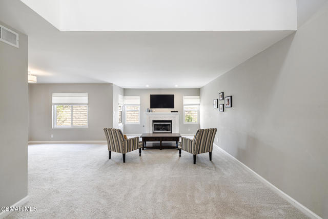 4427 Skyglen Court, Moorpark CA: https://media.crmls.org/mediaz/3f94902d-0b73-45b5-9afc-893fd5d0de61.jpg