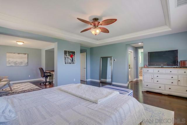 3515 CAMINO CEREZA, Carlsbad CA: https://media.crmls.org/mediaz/3f94a0ba-92b1-4314-aa03-ebffc00f4812.jpg