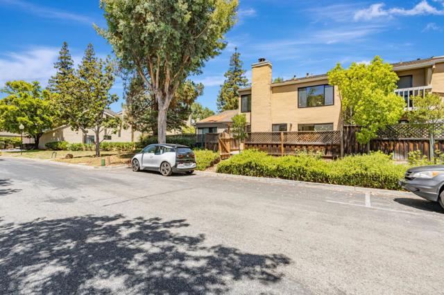 6698 Buggywhip Court, San Jose CA: https://media.crmls.org/mediaz/3f94bc98-7098-4d7c-958a-35c054ca1e7e.jpg