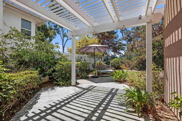 12722 Sandy Crest Ct, San Diego CA: https://media.crmls.org/mediaz/3f950ee3-e76e-45ff-b24b-b1fd8236a12e.jpg