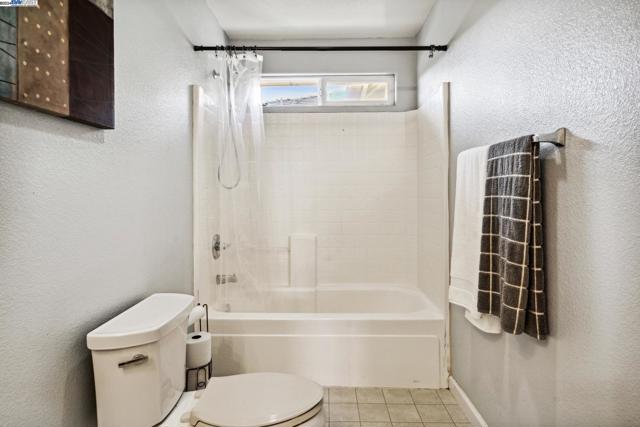 17351 Pheasant Downs Rd, Lathrop CA: https://media.crmls.org/mediaz/3f954e9e-2810-4361-beb9-dc5e0328d83a.jpg